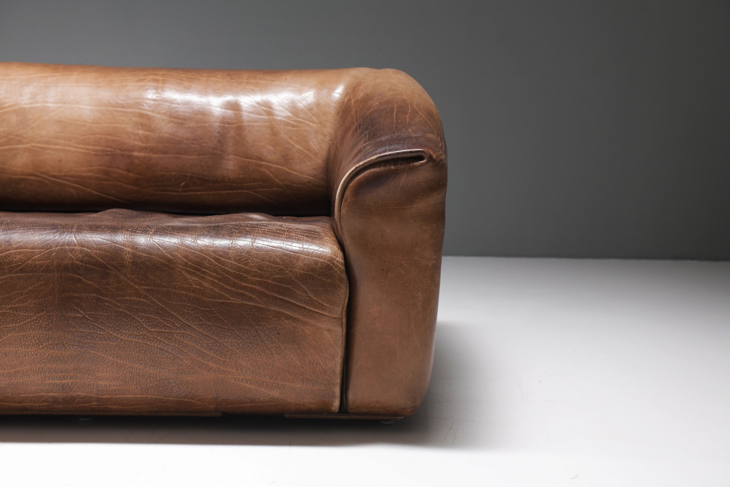 De Sede DS 47 sofa brown cognac leather by Aera-lab Vintage De Sede DS 47 sofa brown cognac leather by Aera-lab Vintage
